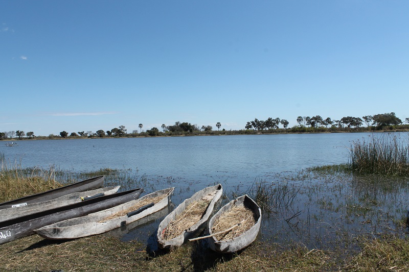 Loďka Moroko na ktorej sa plaví po Okawango Delte