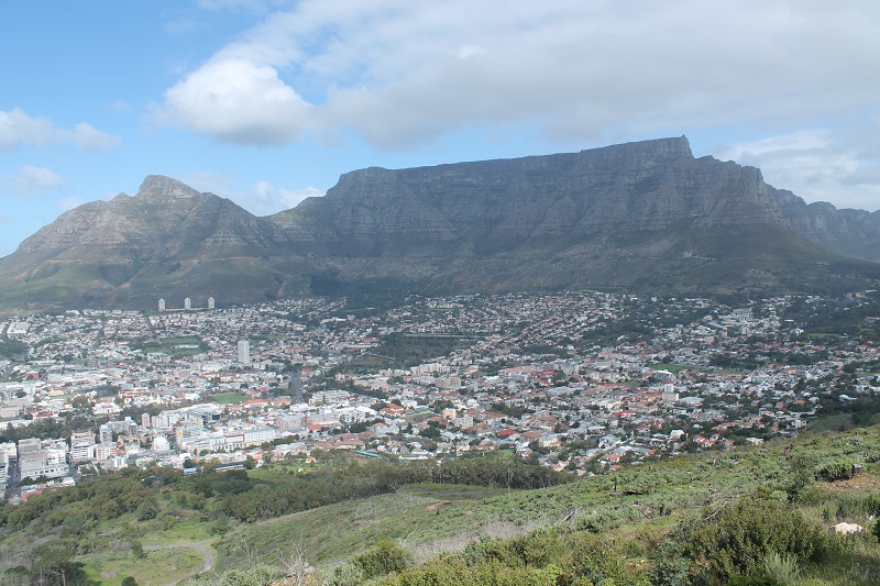 Kapské mesto so Stolovou Horou v pozadí