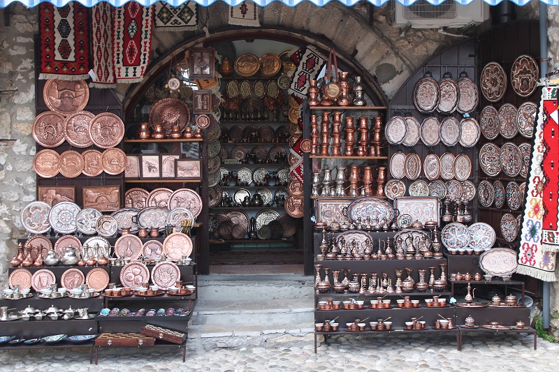 Obchodík s peknými suvenírmi v Starom Meste Mostaru
