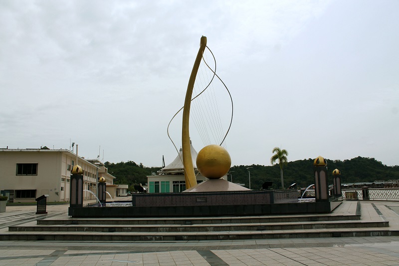 Pamätník Mercu Dirgahayu 60