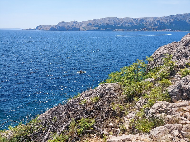 Ak nie sú vlny, dá sa sem prísť aj na paddleboarde