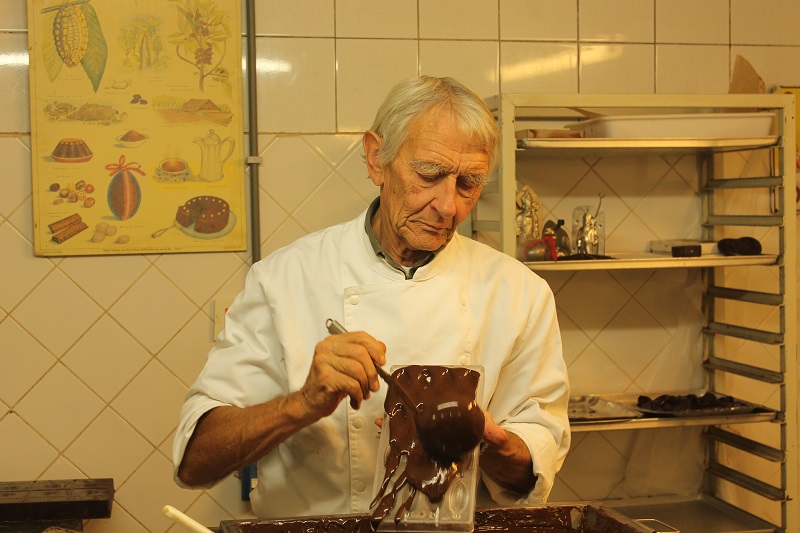 Výroba čokoládových bonbónov v múzeu čokolády
