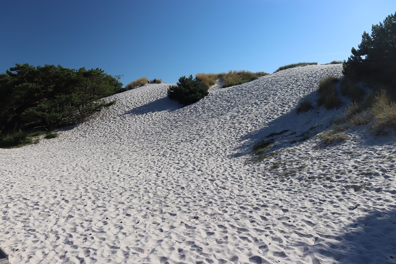 Duny z jemného bieleho piesku