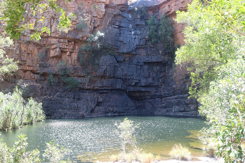 Amalia Gorge je pekný, no na konci obdobia sucha je už bez vodopádu