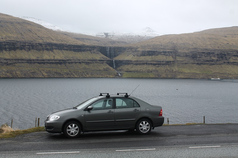 Na Faerských ostrovoch dostávame takúto Toyotu Corolla.