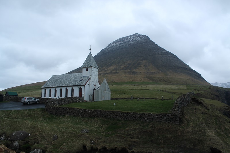 Kostolík v dedinke Viðareiði