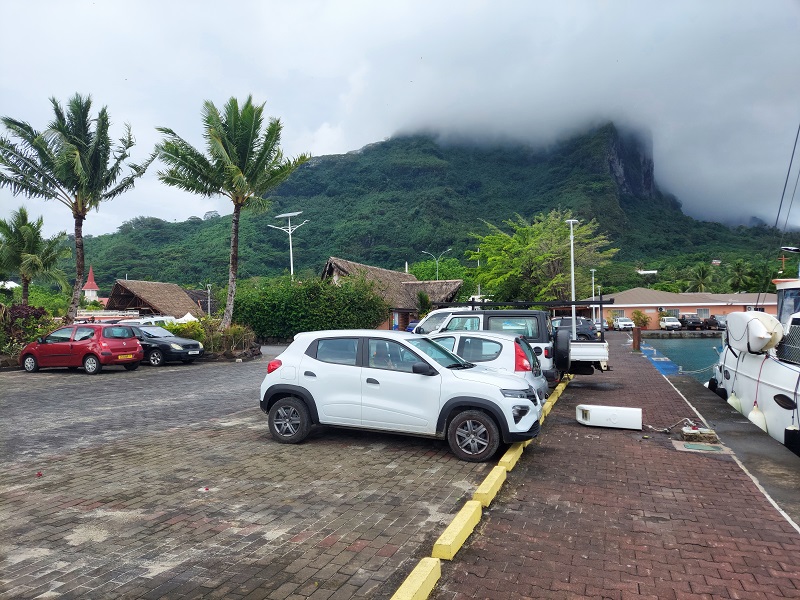 Na Bora Bora auto len nechávame v prístave