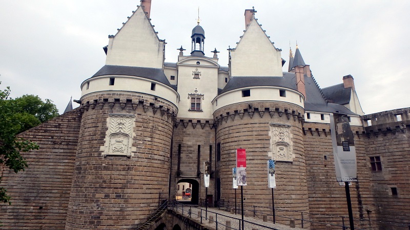 Vstup do zámku Château des ducs de Bretagne