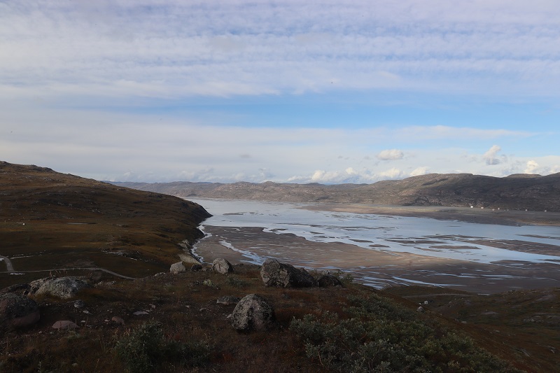 A výhľady na opačnú stranu na fjord