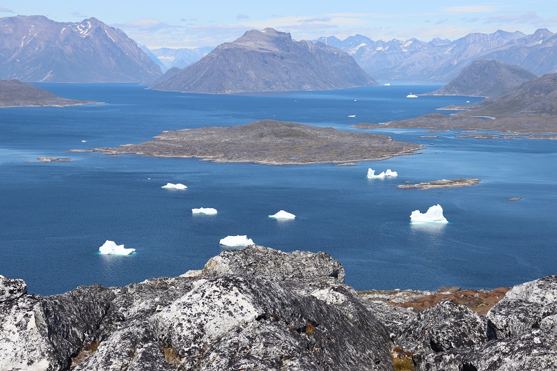 V okolí ostrova pláva veľa ľadovcových krýh