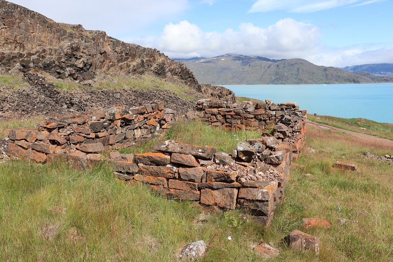 Ruiny v okolí Qassiarsuku