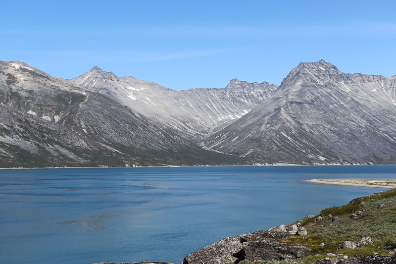 Výhľady na fjord z miesta, kde pristávame