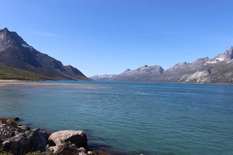 Výhľady na fjord z miesta, kde pristávame