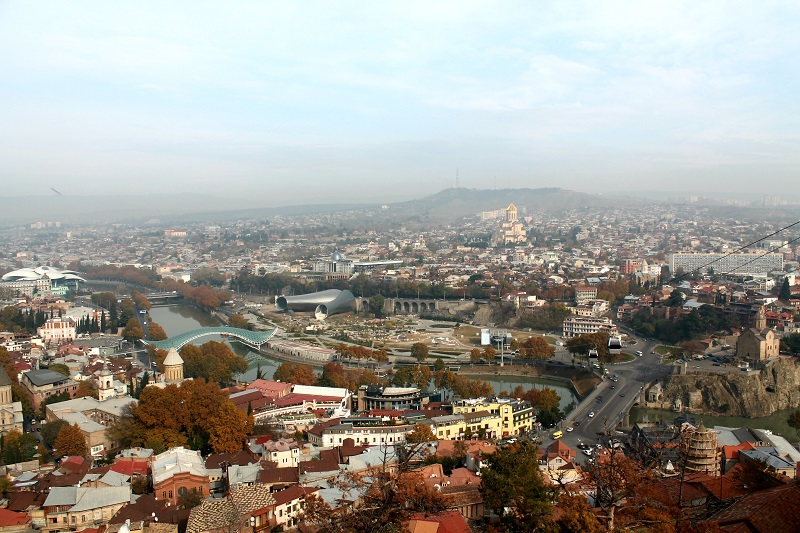 Výhľad z pevnosti Narikala na celé Tbilisi