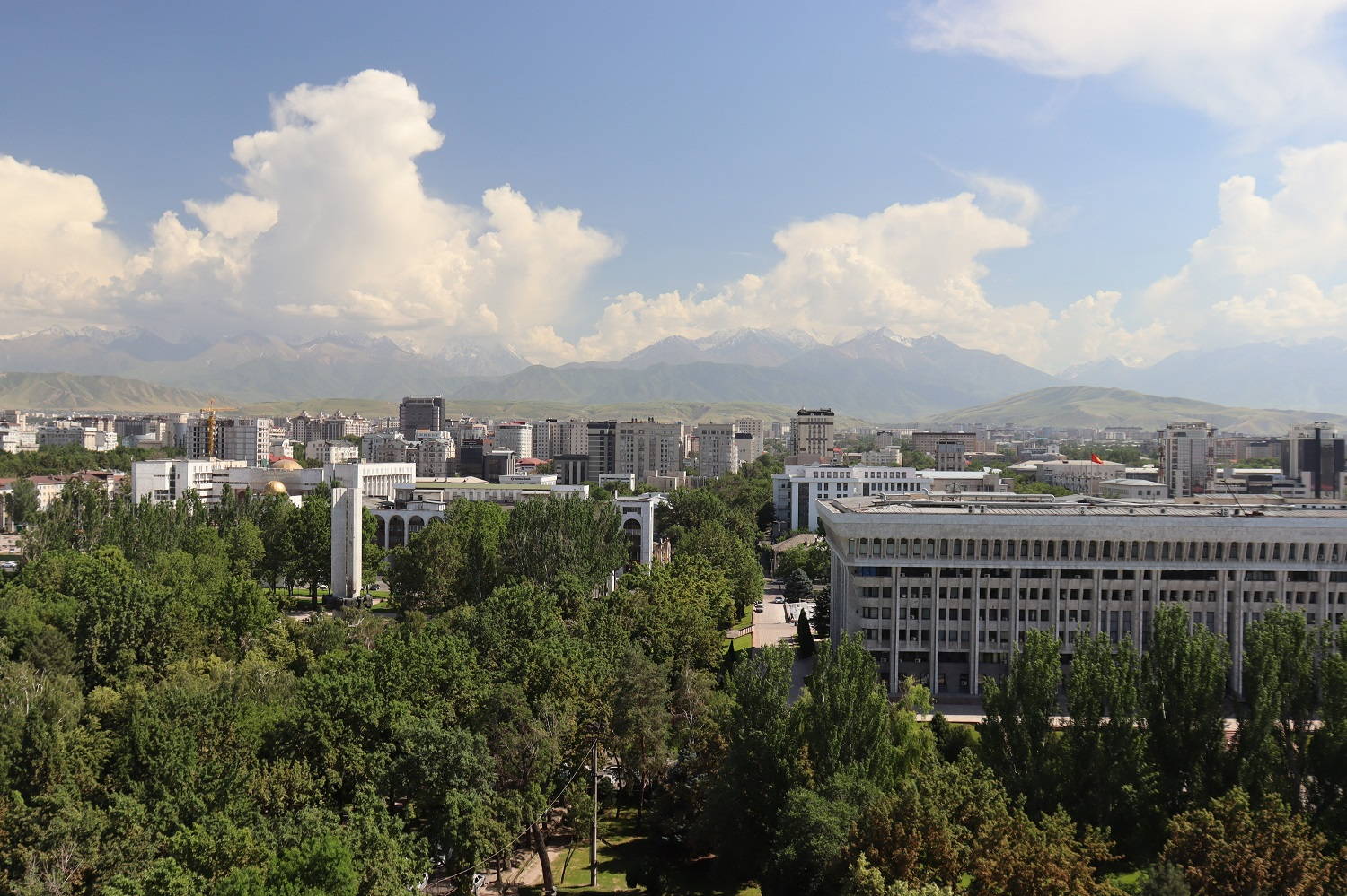 Kirgizsko: hlavné mesto Bishkek a Burana Tower