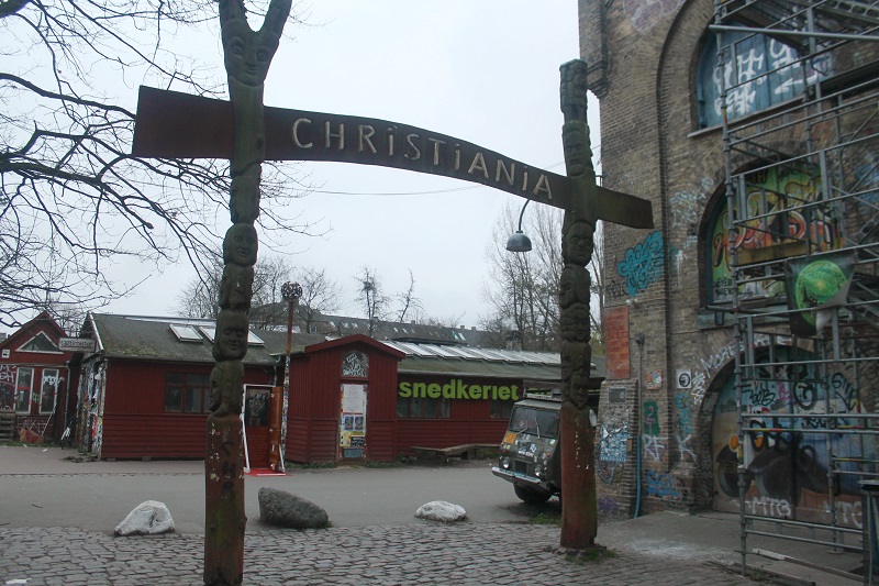 Vchod do slobodného štátu Christiania