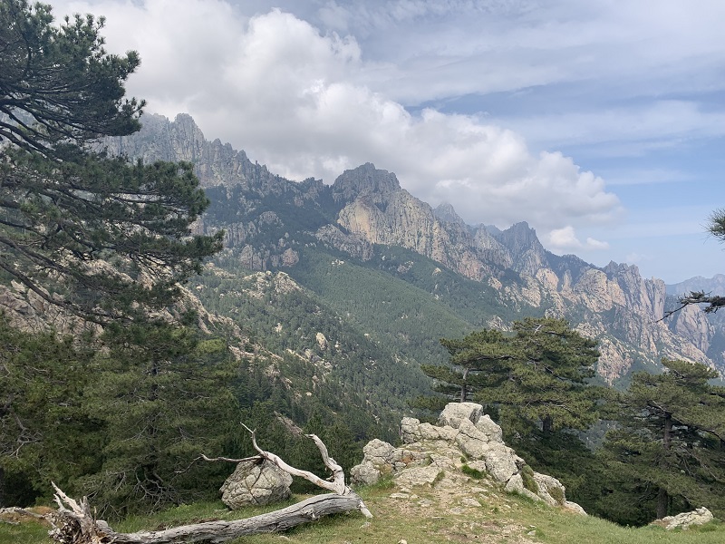 Výhľady z horského sedla Col de Bavella