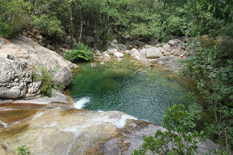 Posledné kúpanie v horskej riečke pri Cascades de Polischellu, tu už voda nebola studená