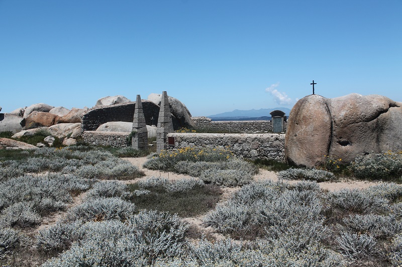 Cimetière Acciarino – cintorín na ostove Lavezzu