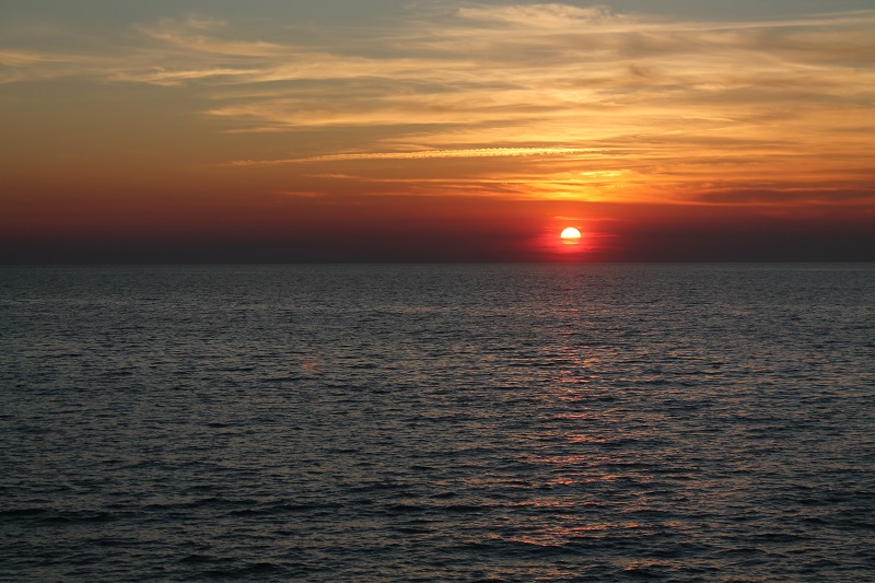 Západ slnka pri Plage de Bodri