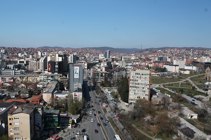 Výhľad z Katedrály na centrum Prištiny