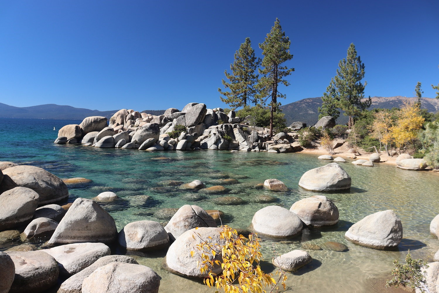 Spojené Štáty Americké: priezračné jazero Tahoe