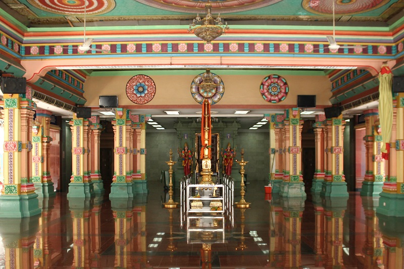 V chráme Sri Mahamariamman Temple sme takmer sami