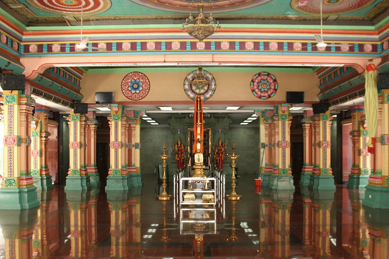 V chráme Sri Mahamariamman Temple sme takmer sami