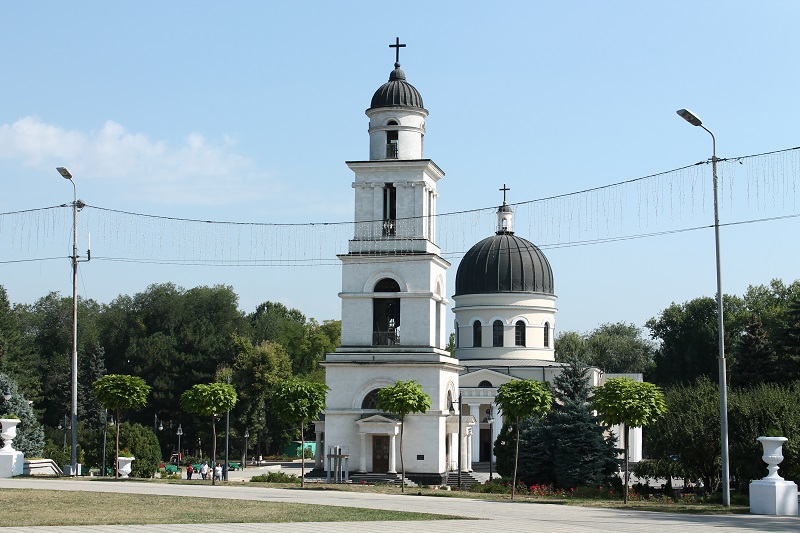 Katedrála v Kišiňove leží na hlavnom bulvári
