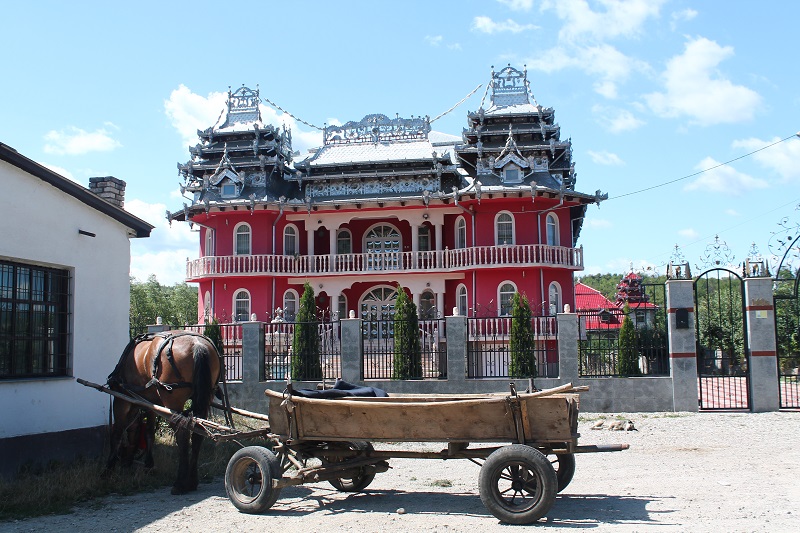 Nezvyčajné palácové domy v okolí Hunedoary