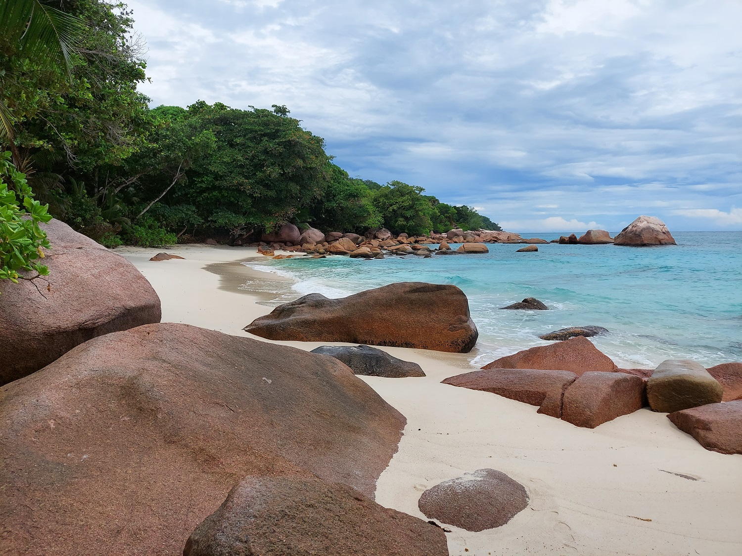 Praslin: slnko, pláže, kokosy