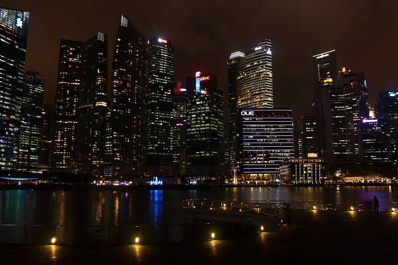 Nočný Singapur