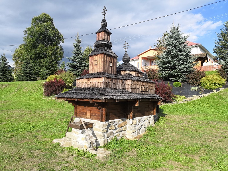 Miniatúra dreveného kostola v najvýchodnejšej slovenskej obci – Novej Sedlici