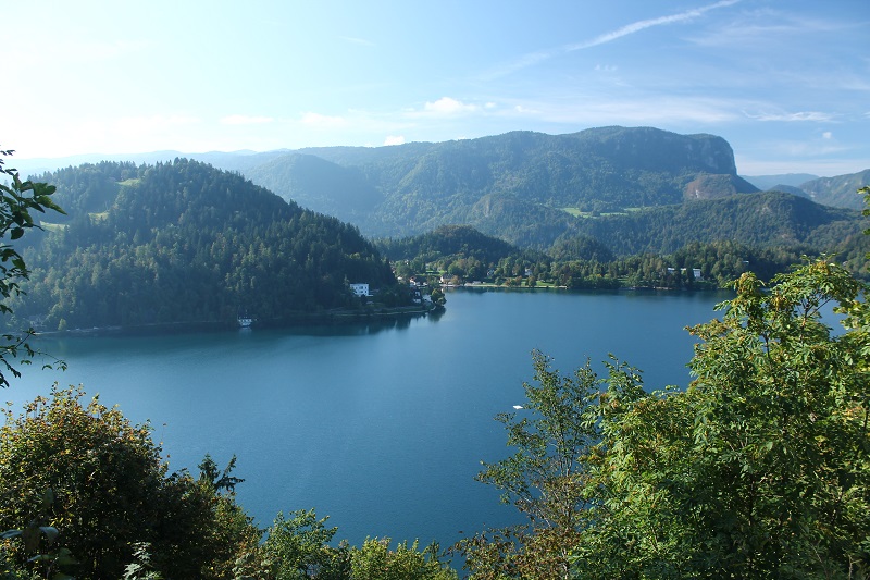 Čiastočný výhľad na jazero Bled