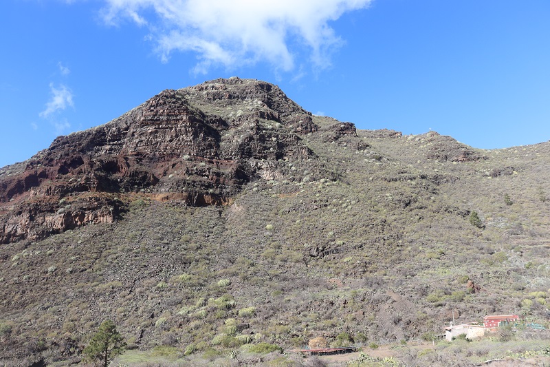 Montana Guama a kríž Cruz de Los Misionares