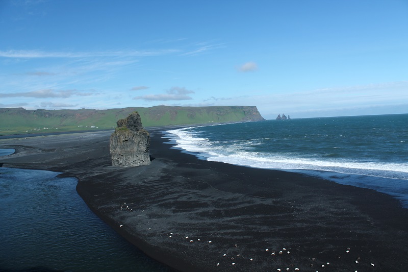 O čierne pláže nie je na Islande núdza