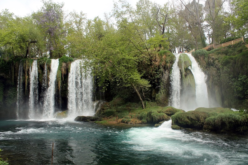 Horné vodopády Duden pripomínajú chorvátske Plitvice