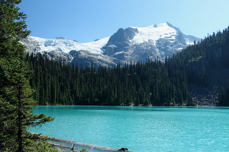 Do Kanady sa chodí najmä za takouto krásnou prírodou. 