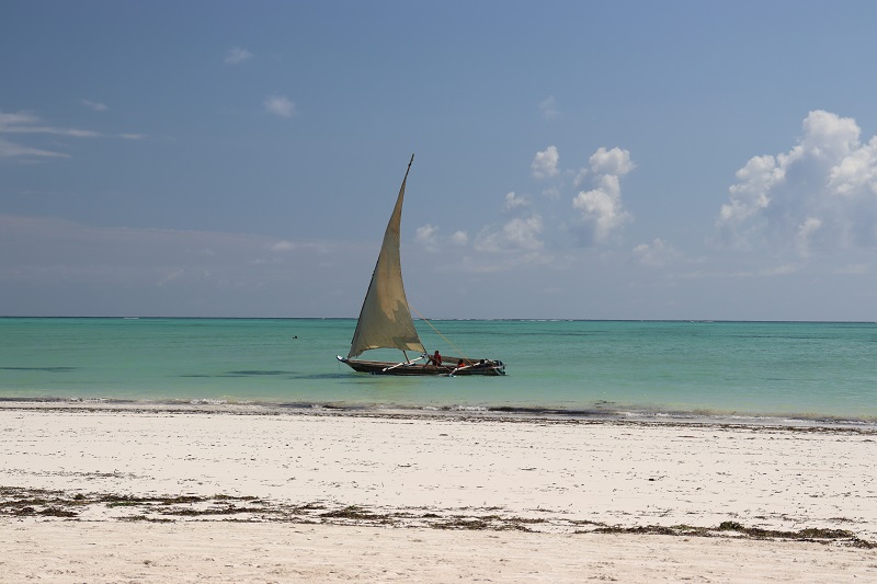 Tradičná loďka na Paje Beach