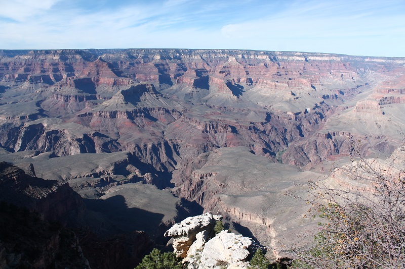 Jedna z mnohých vyhliadok na Grand Canyon