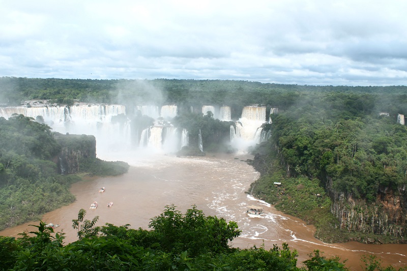 Výhľad na vodopády z brazílskej strany